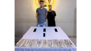 ضبط عاطلين لقيامهما بالنصب علي المواطنين وانتحال صفة موظفي خدمة عملاء البنوك بالمنيا