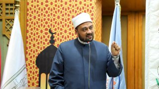 "نبوي"  يشارك في احتفالية جامعة الأزهر الشريف لتكريم أمهات وزوجات شهداء الوطن