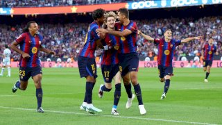 برشلونة يمطر ألافيس بستة أهداف ويتصدر الليجا الإسبانية